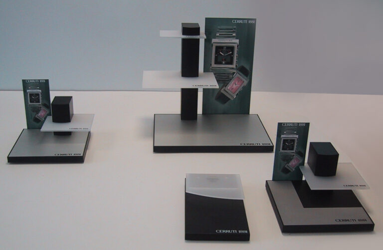 Présentoir pour montre (CERRUTI)
